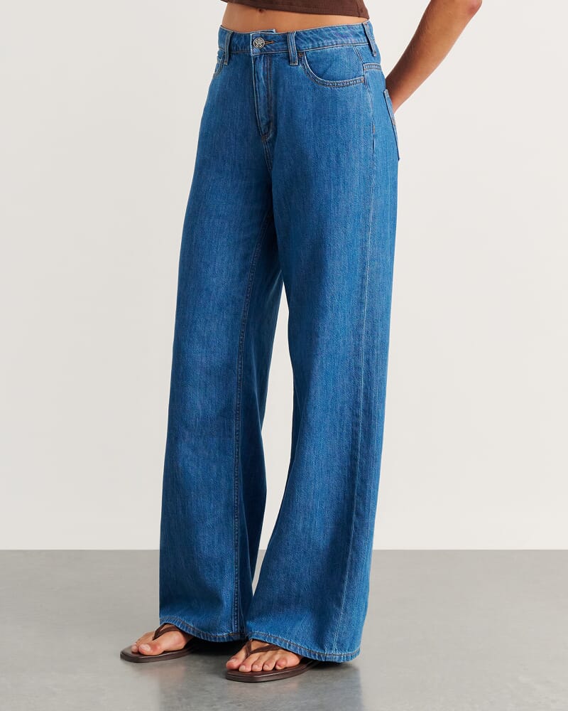 Loe Mid Rise Straight Jean in BLUE VINTAGE
