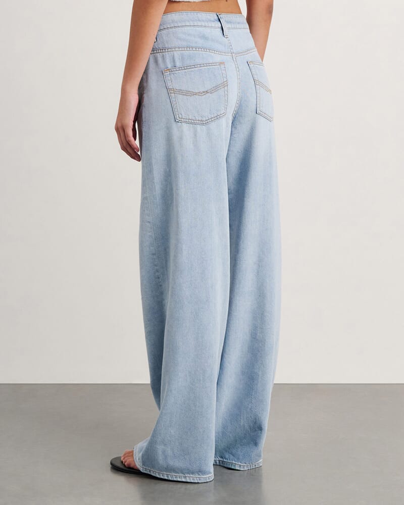 Loe Mid Rise Straight Jean in LIGHT WASH