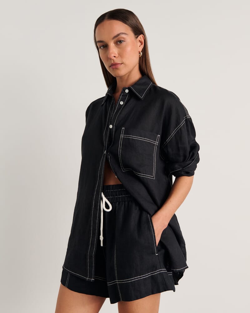 Gigi Linen Pull On Short in BLACK