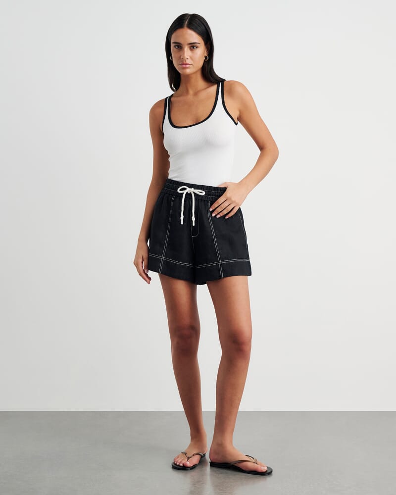 Gigi Linen Pull On Short in BLACK