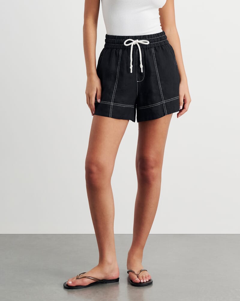 Gigi Linen Pull On Short in BLACK