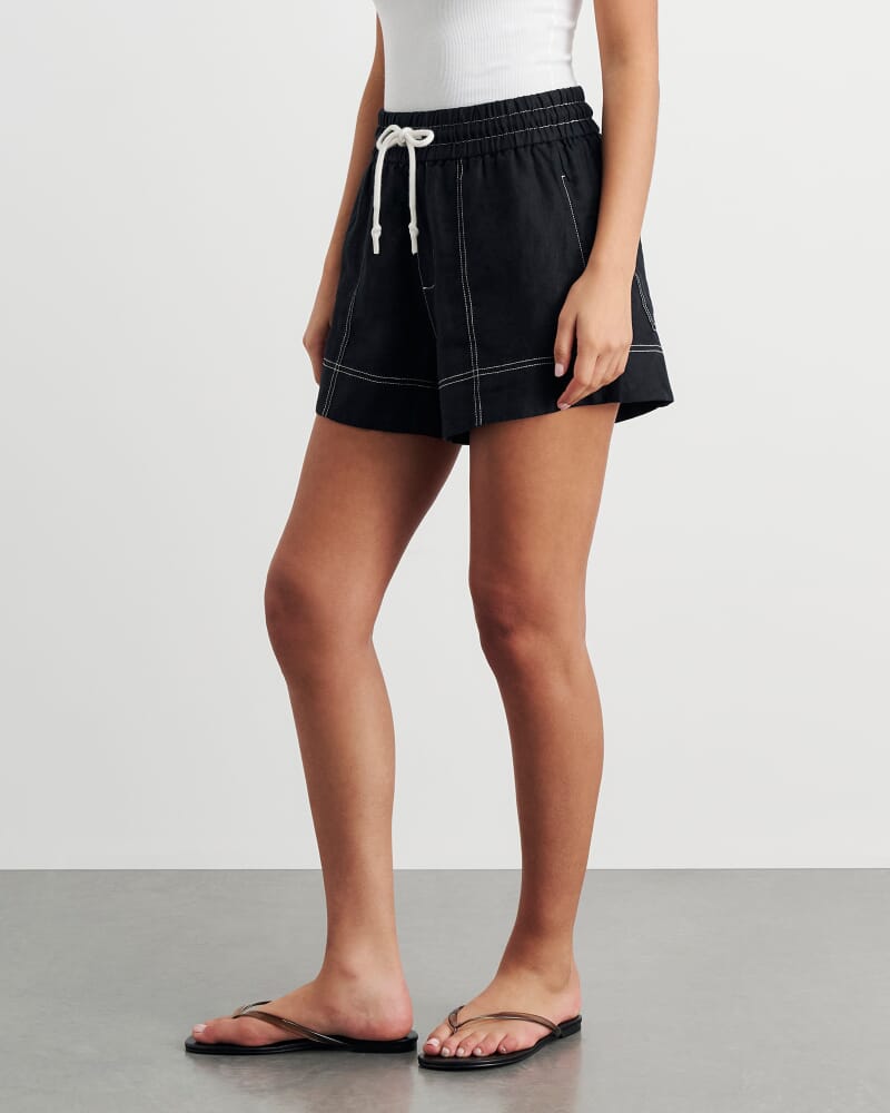 Gigi Linen Pull On Short in BLACK