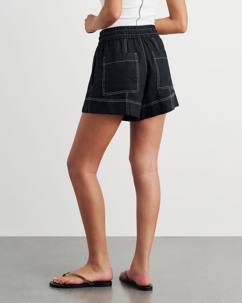 Gigi Linen Pull On Short in BLACK