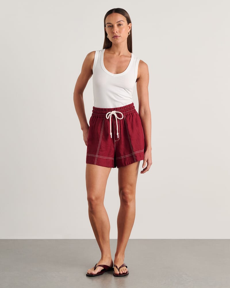 Gigi Linen Pull On Short in BURGUNDY
