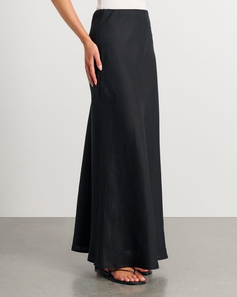 Tia Bias Linen Skirt in BLACK