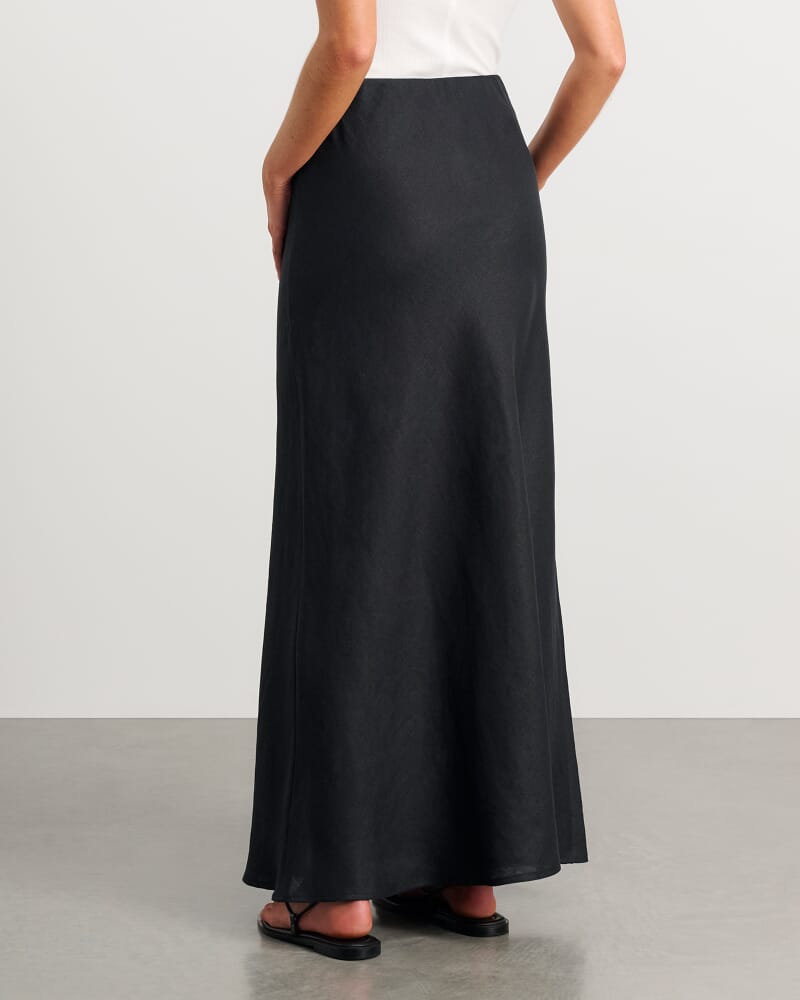Tia Bias Linen Skirt in BLACK