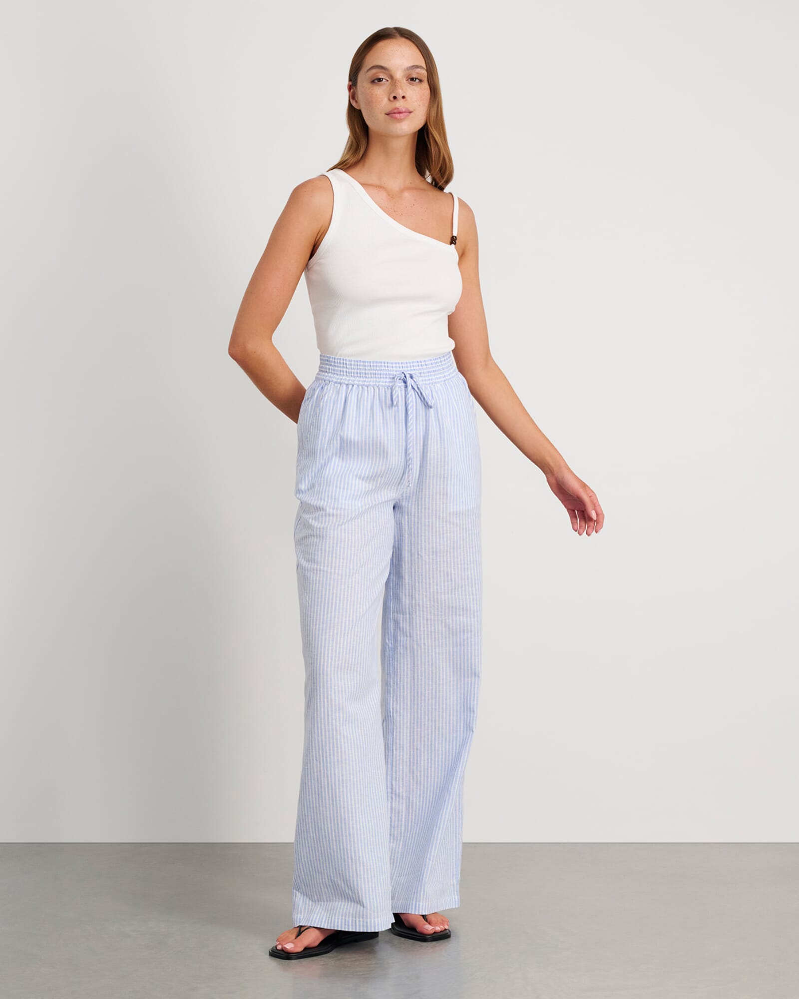 Delilah Asymmetric Top