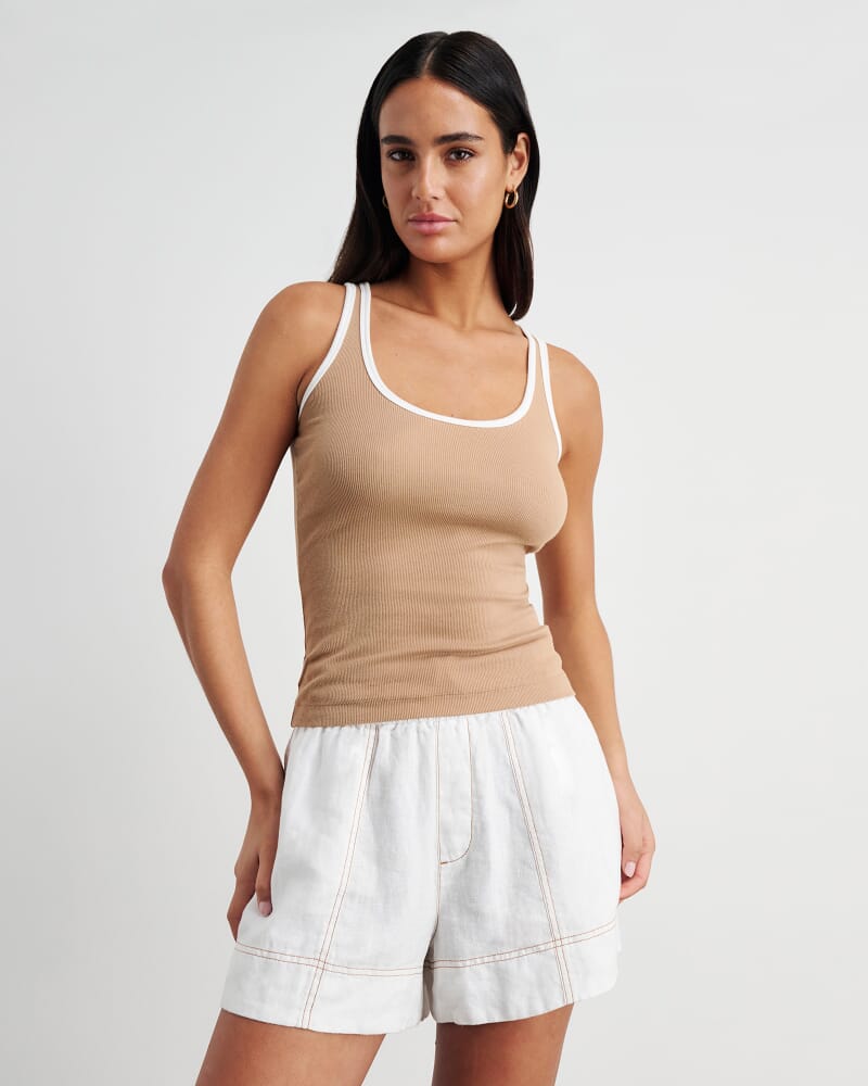 Kate Contrast Scoop Tank in WHITE/NUTMEG