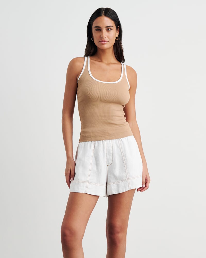 Kate Contrast Scoop Tank in WHITE/NUTMEG