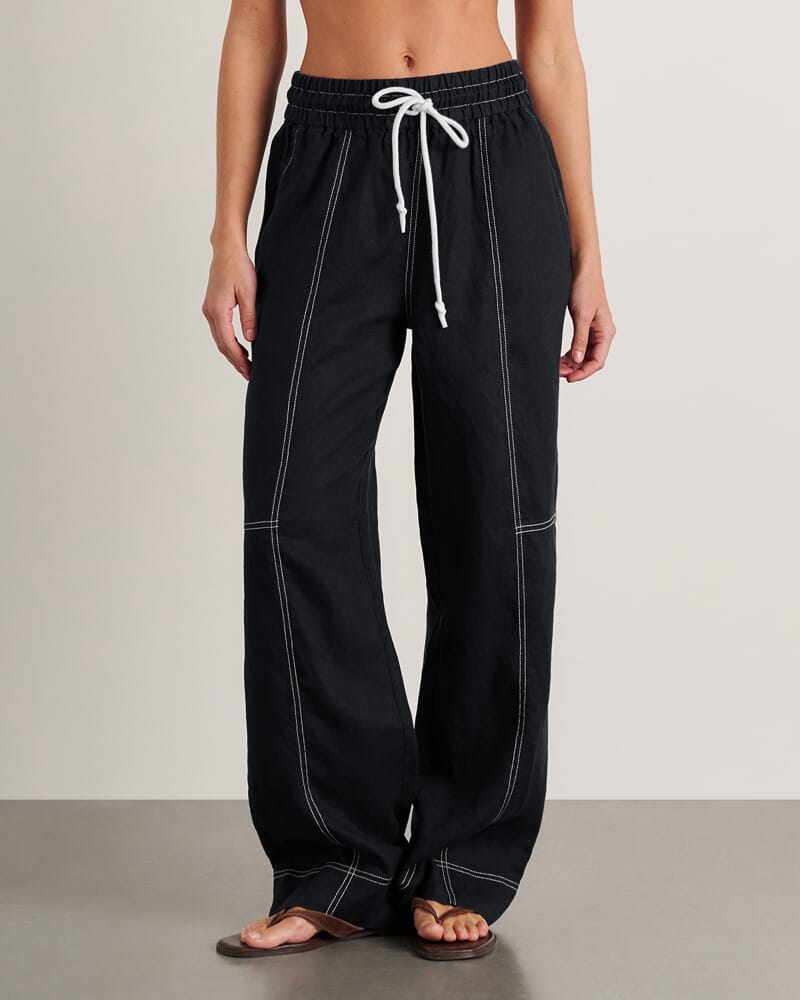 Gigi Relaxed Pant in BLACK