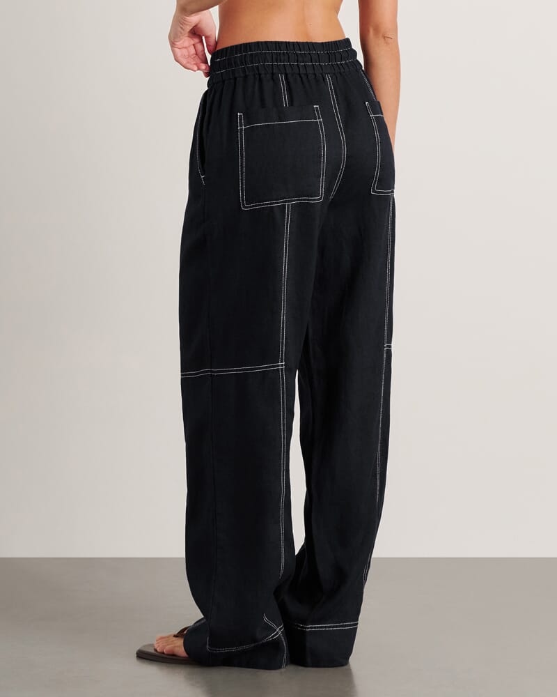 Gigi Relaxed Pant in BLACK