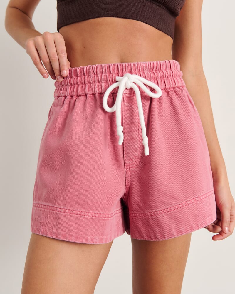 Loe Denim Short in TEA ROSE