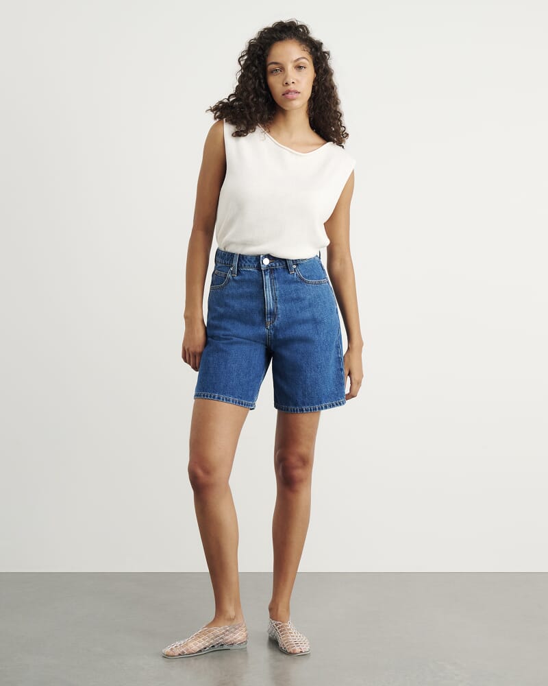Camron Denim Mid Rise Short in BLUE WASH