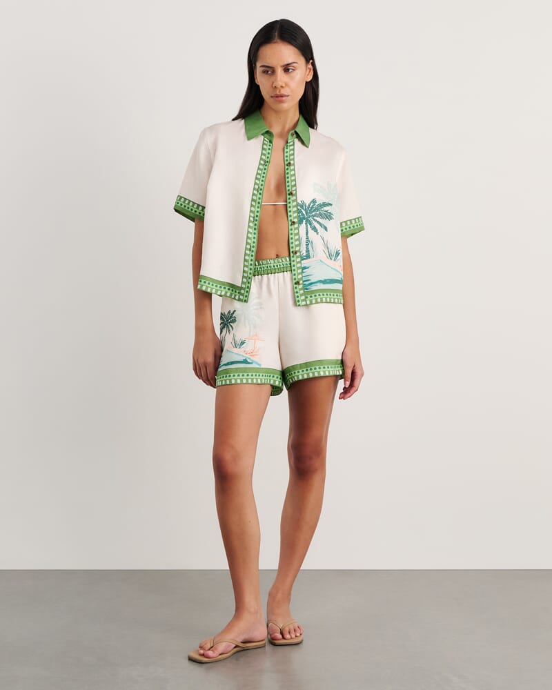 Sunlounger Elastic Short in IVORY/MOSS