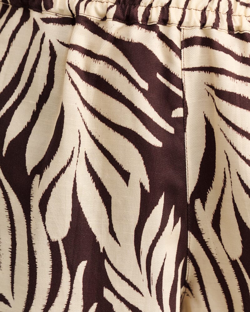 Roam Pull On Short in BROWN/NATURAL