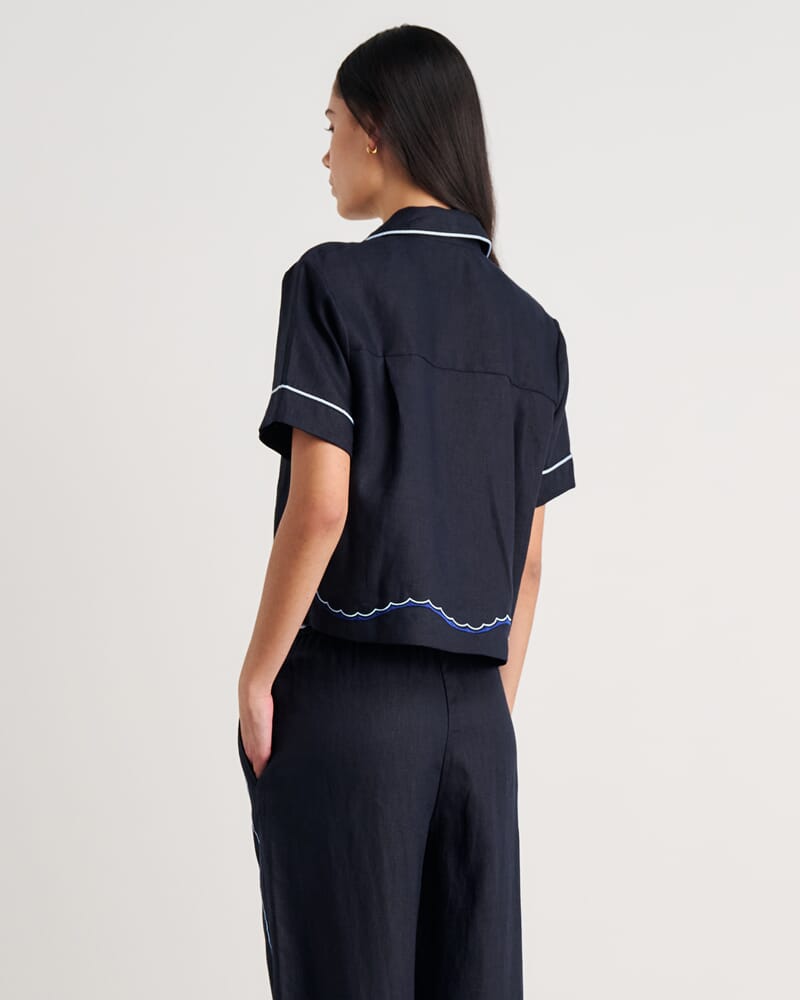 Seahorse Crop Short Sleeve Shirt in INK