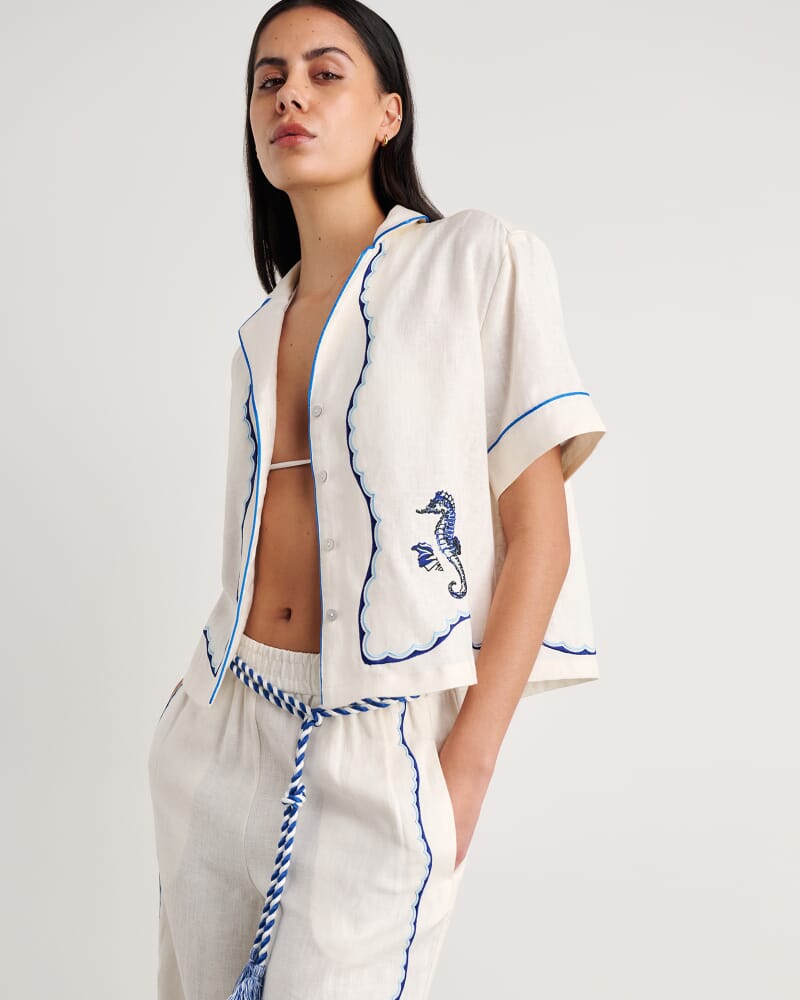 Seahorse Crop Short Sleeve Shirt in MILK