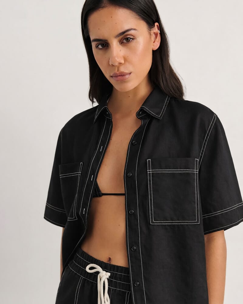 Gigi Relaxed Short Sleeve Shirt in BLACK