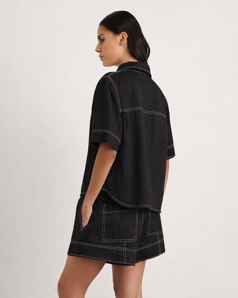 Gigi Relaxed Short Sleeve Shirt in BLACK