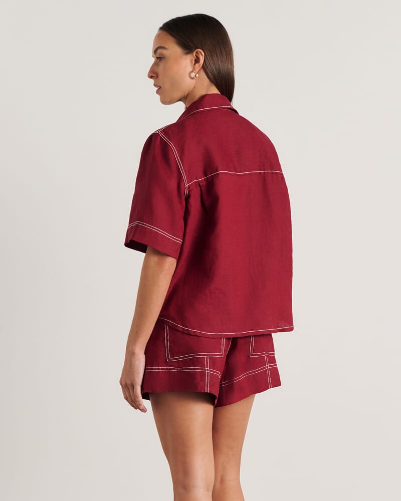 Gigi Short Sleeve Shirt in BURGUNDY