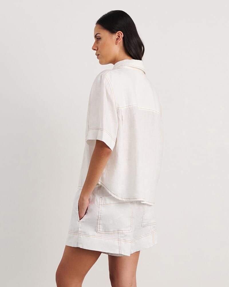 Gigi Relaxed Short Sleeve Shirt in WHITE
