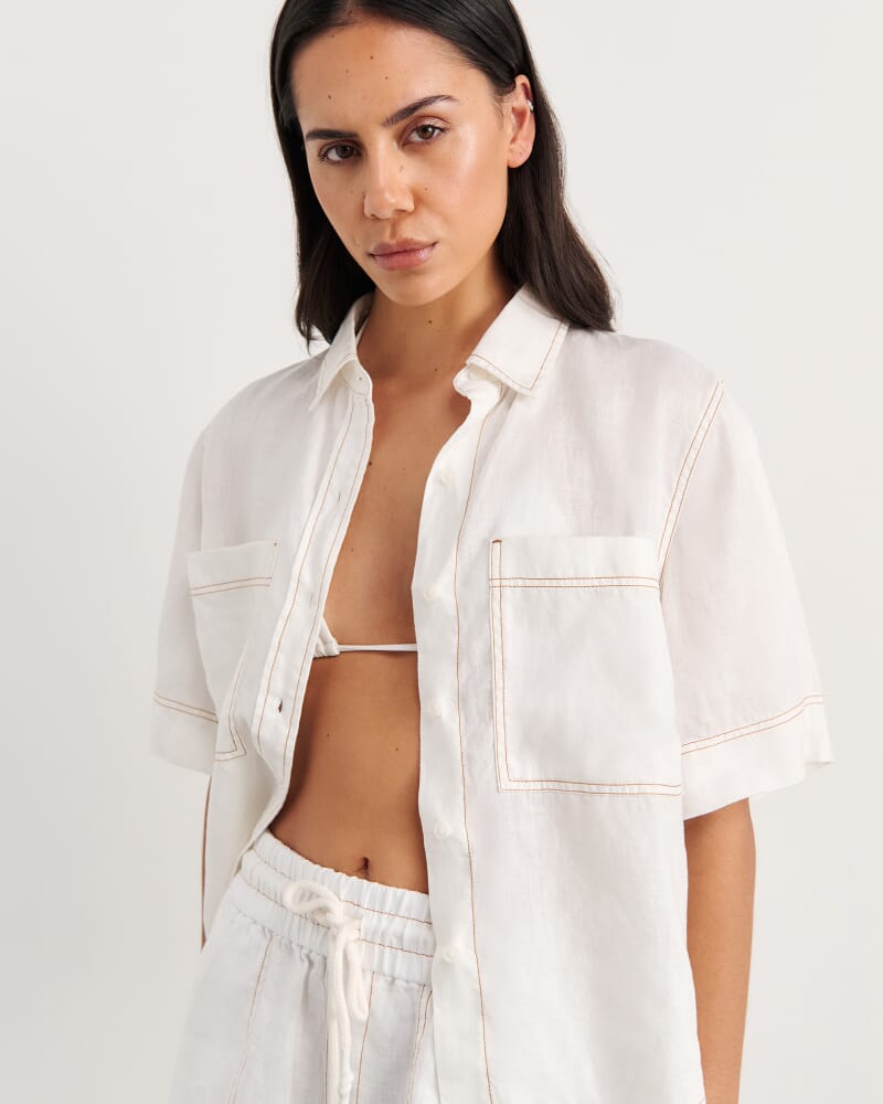 Gigi Relaxed Short Sleeve Shirt in WHITE
