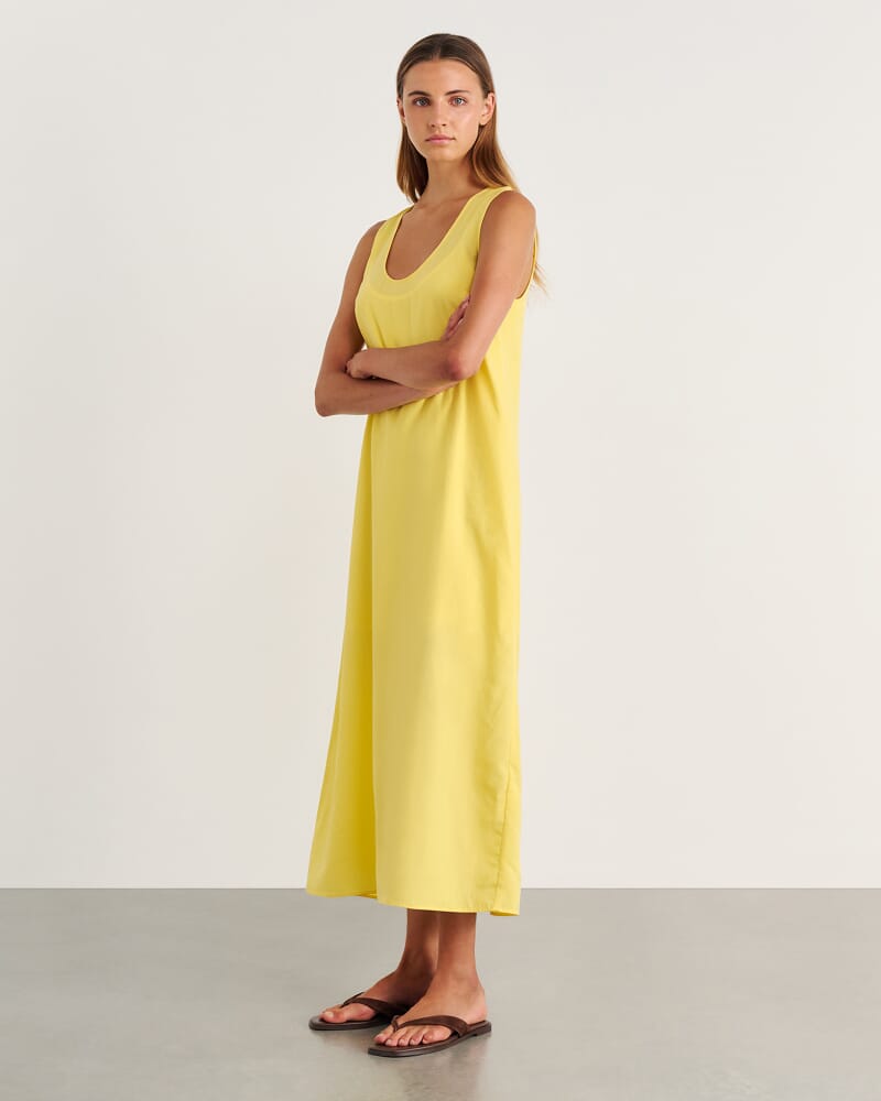 Nfw Scoop Neck Maxi Dress in YELLOW