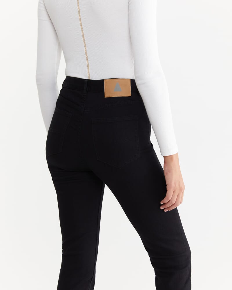 Bianca Ankle Grazer Jeans in BLACK
