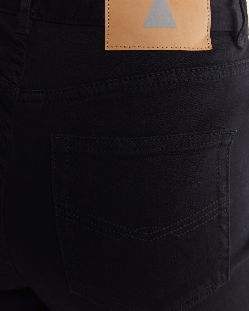 Bianca Ankle Grazer Jeans in BLACK