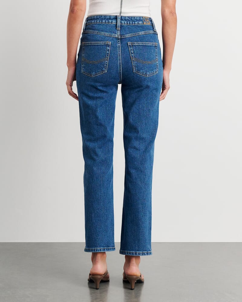 Riley Straight Crop Jean in BLUE WASH