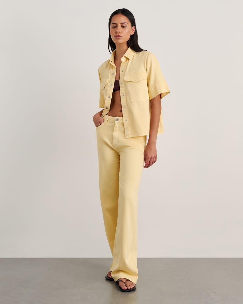 Loe Mid Rise Straight Jean in BUTTER