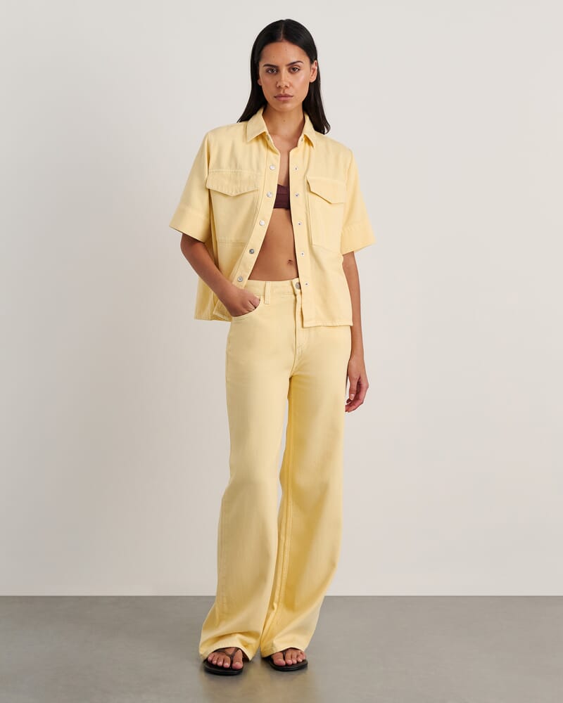 Loe Mid Rise Straight Jean in BUTTER