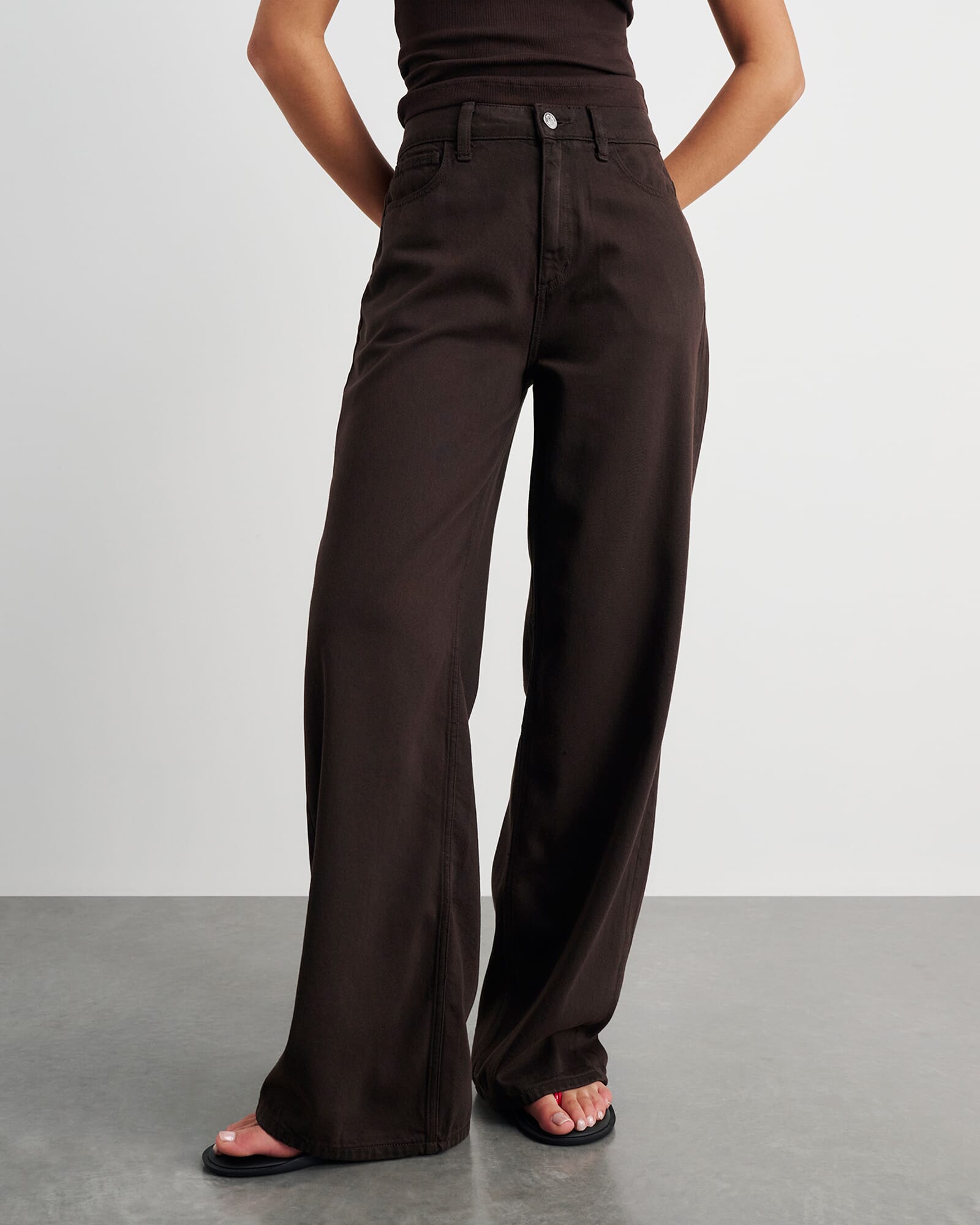 Loe Mid Rise Straight Jean