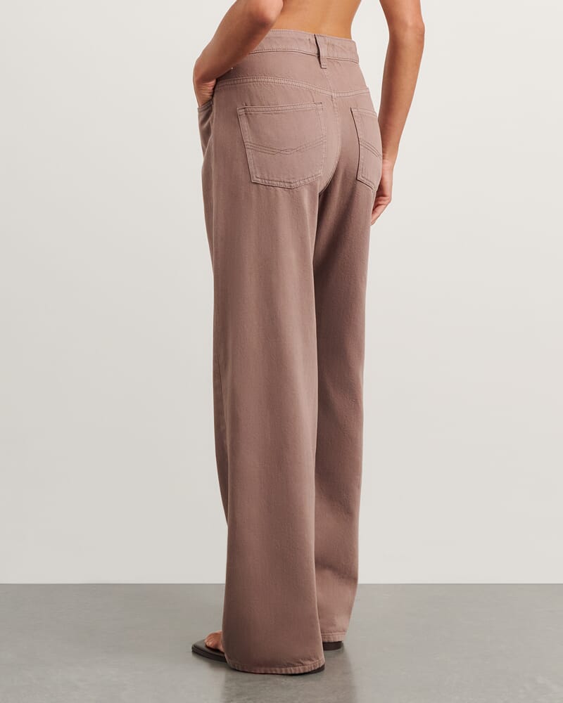 Loe Mid Rise Straight Jean in LATTE