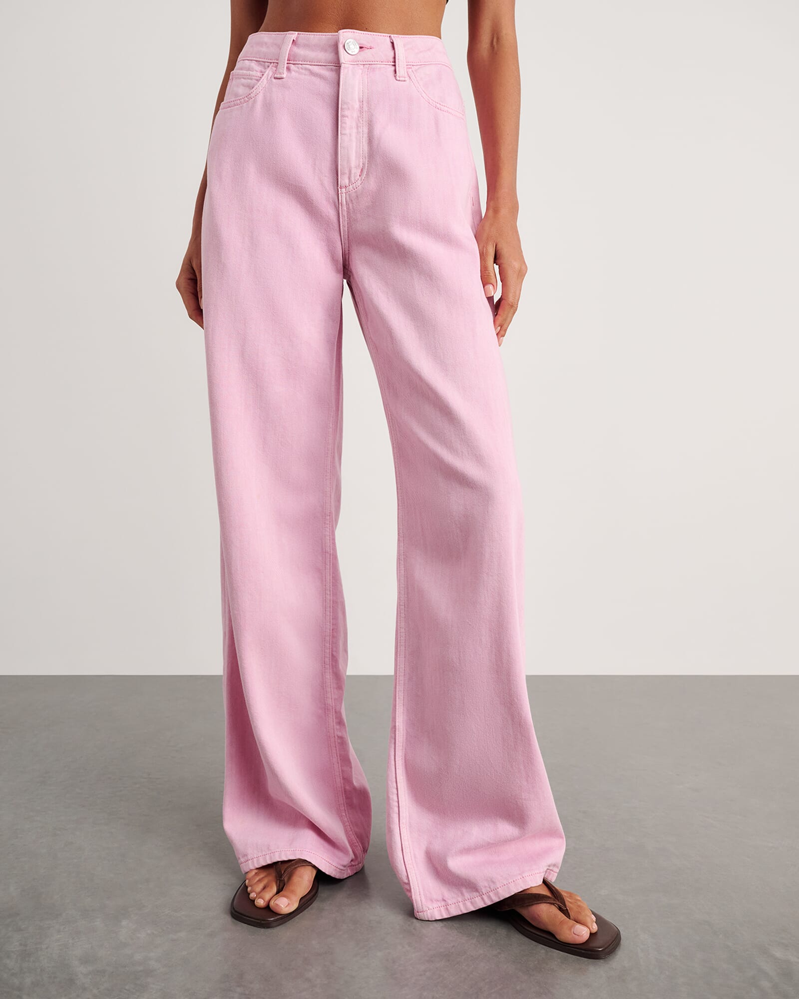 Loe Mid Rise Straight Jean