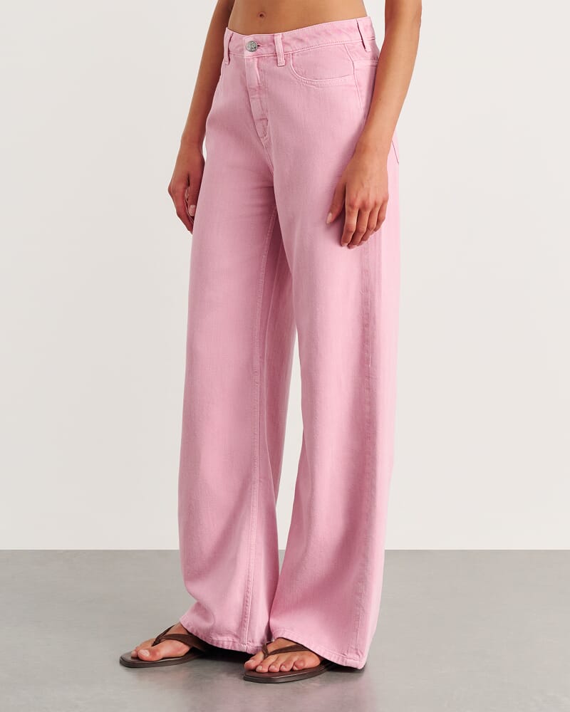 Loe Mid Rise Straight Jean in PINK