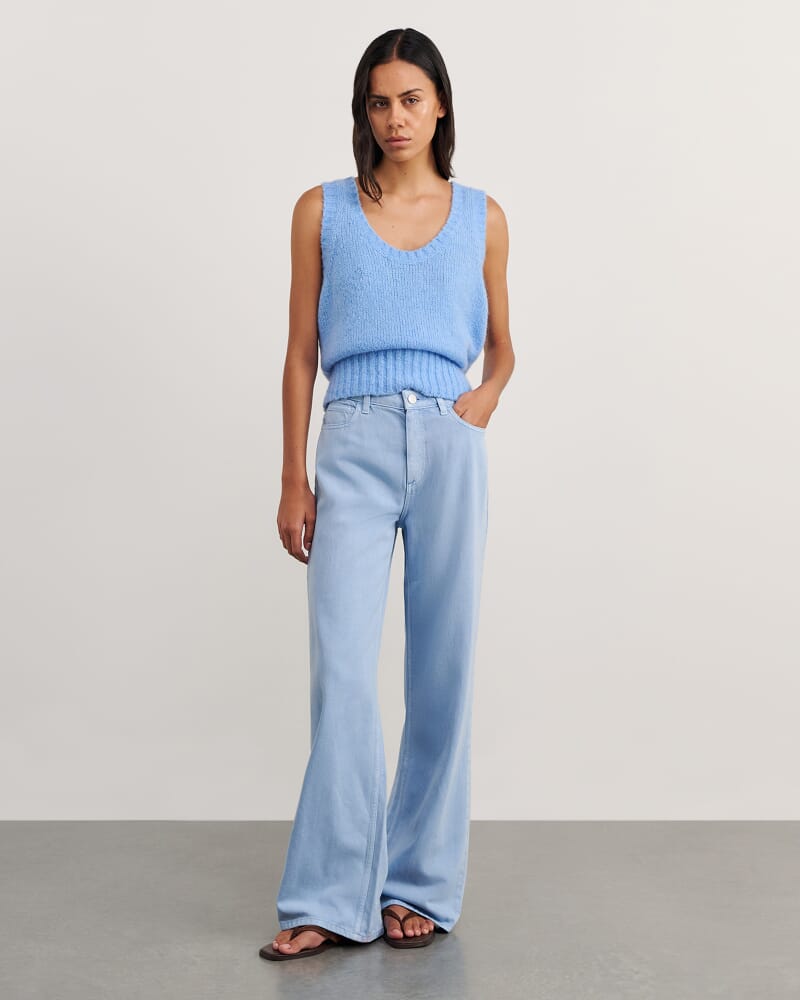 Loe Mid Rise Straight Jean in POWDER BLUE