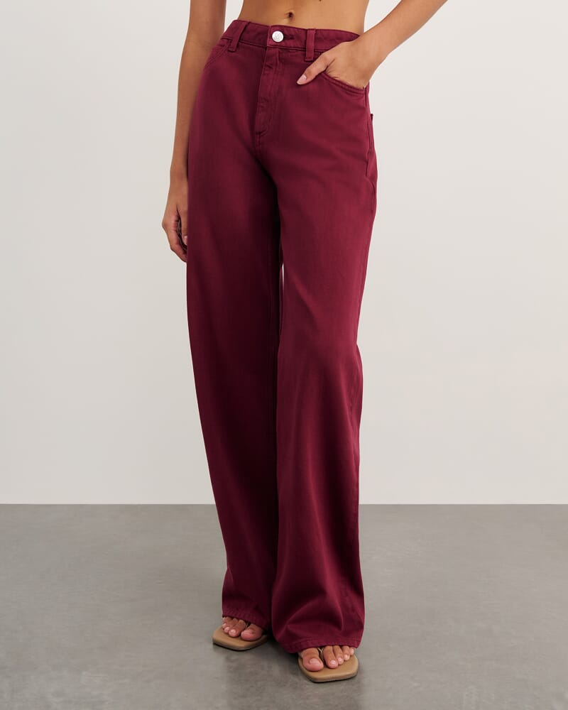 Loe Mid Rise Straight Jean in WINE