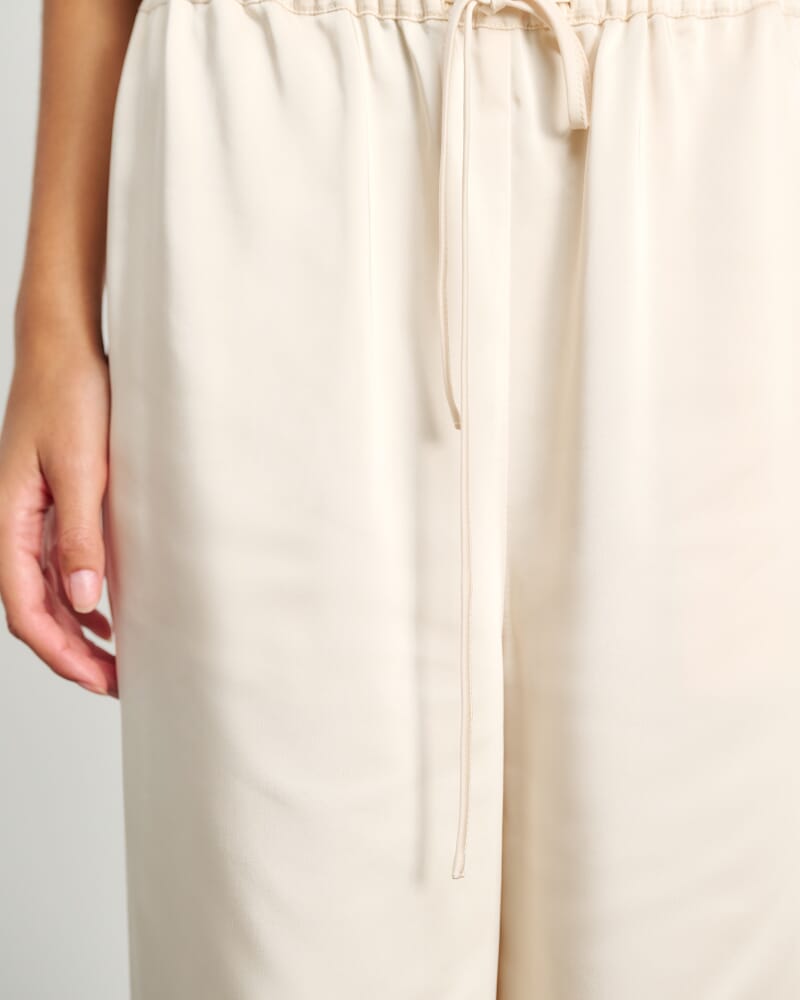 Maddi Drawcord Pant in SHELL