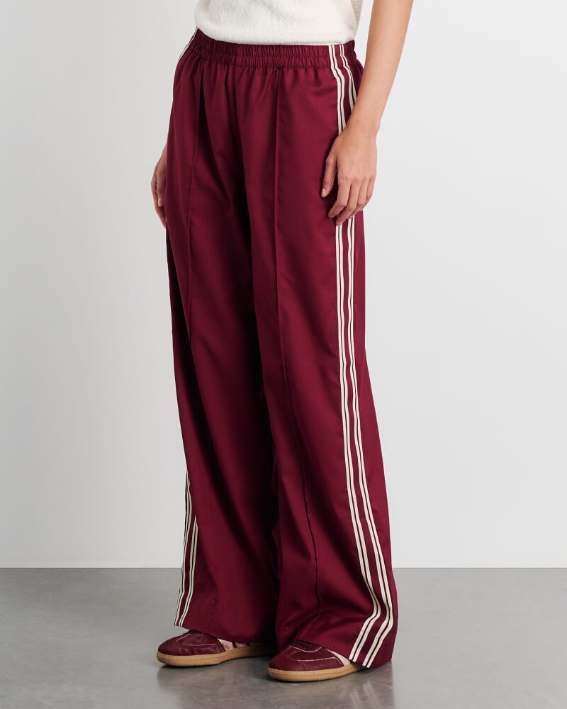 Gia Pull On Pant in WINE