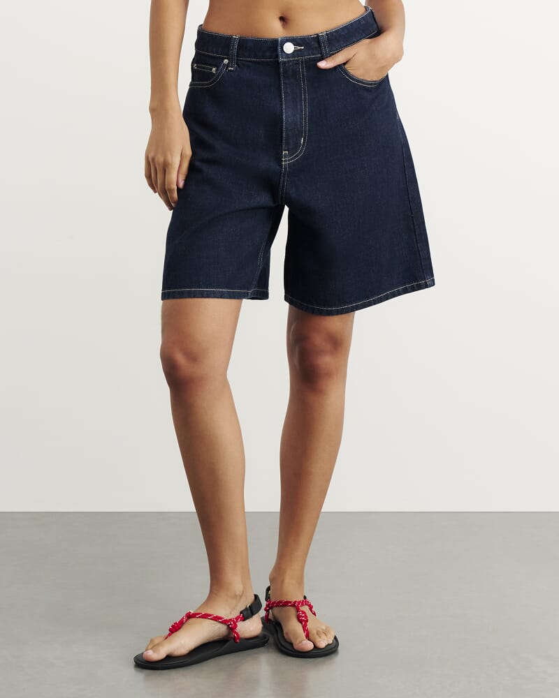 Cora Mid Rise Denim Jort in RAW WASH