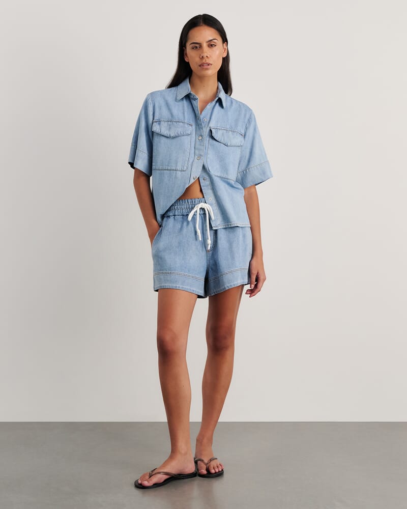 Loe Denim Shirt in LIGHT WASH