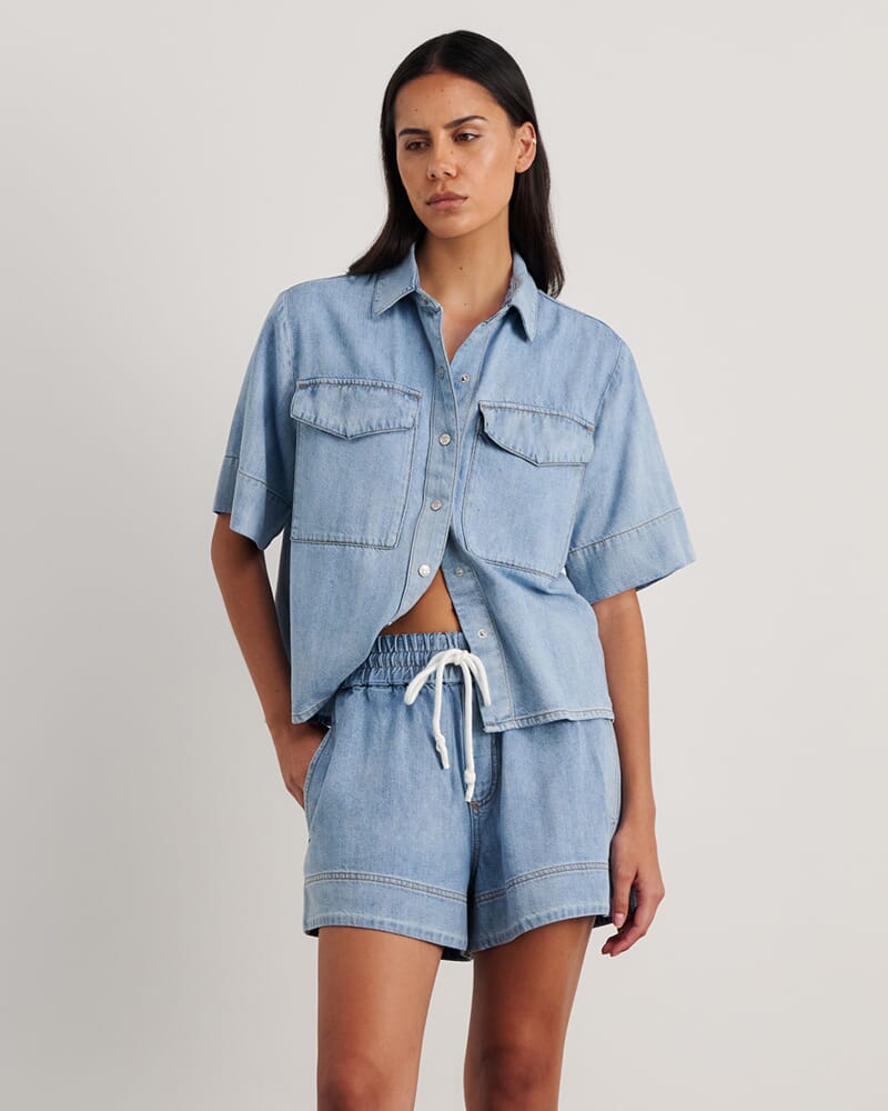 Loe Denim Shirt in LIGHT WASH