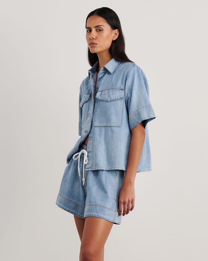 Loe Denim Shirt in LIGHT WASH