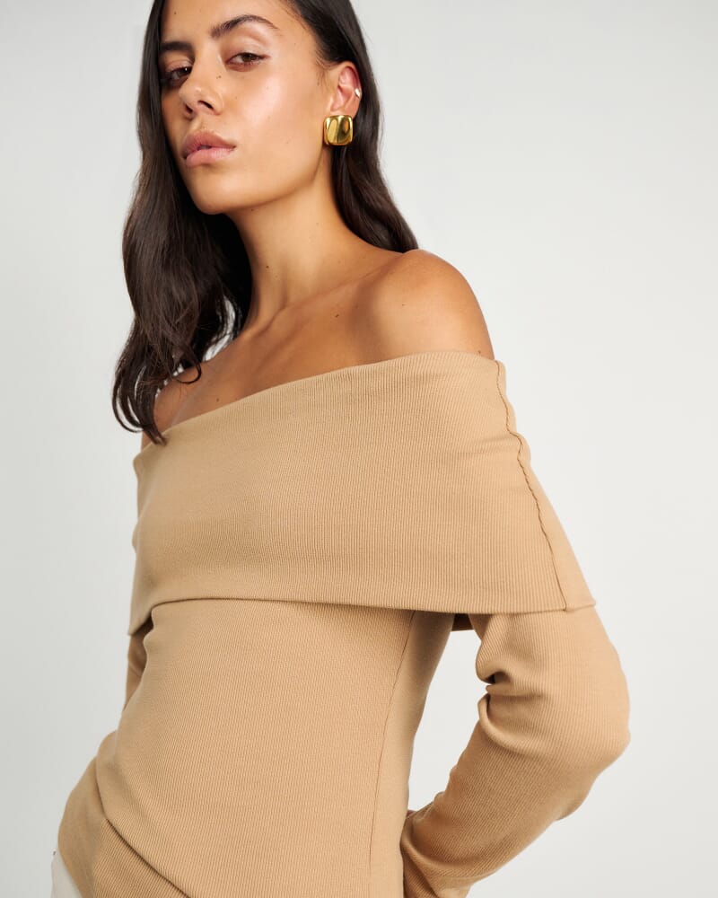 Harlowe Off Shoulder Top in COFFEE