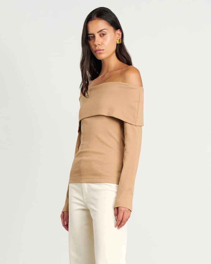 Harlowe Off Shoulder Top in COFFEE