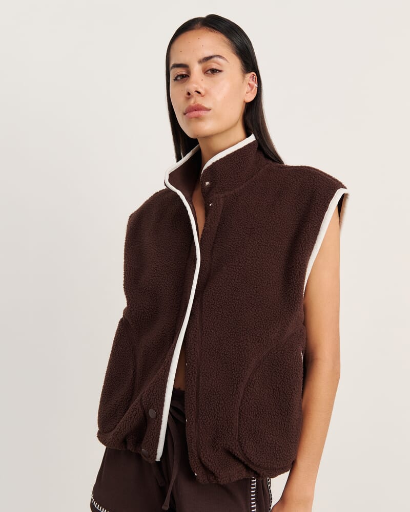 Polar Fleece Vest in DARK CHOCOLATE