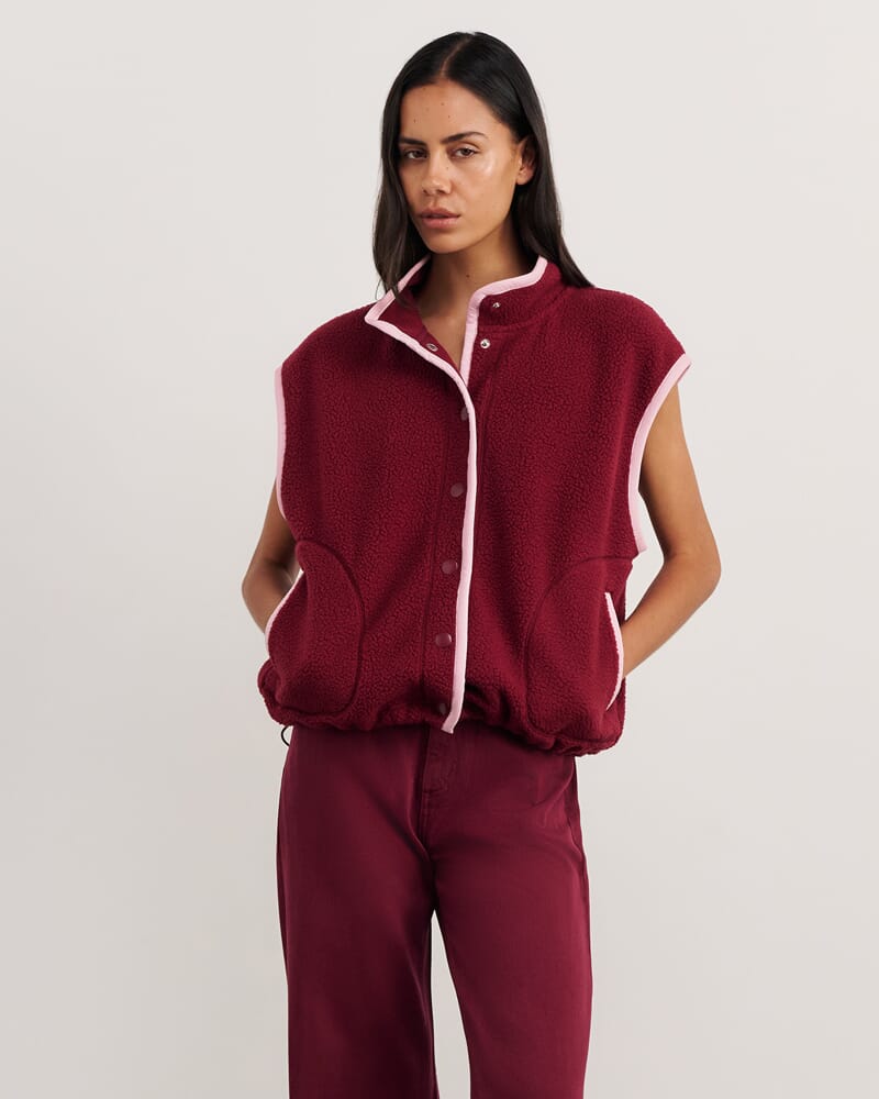 Polar Fleece Vest in WINE