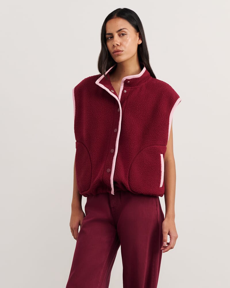 Polar Fleece Vest in WINE