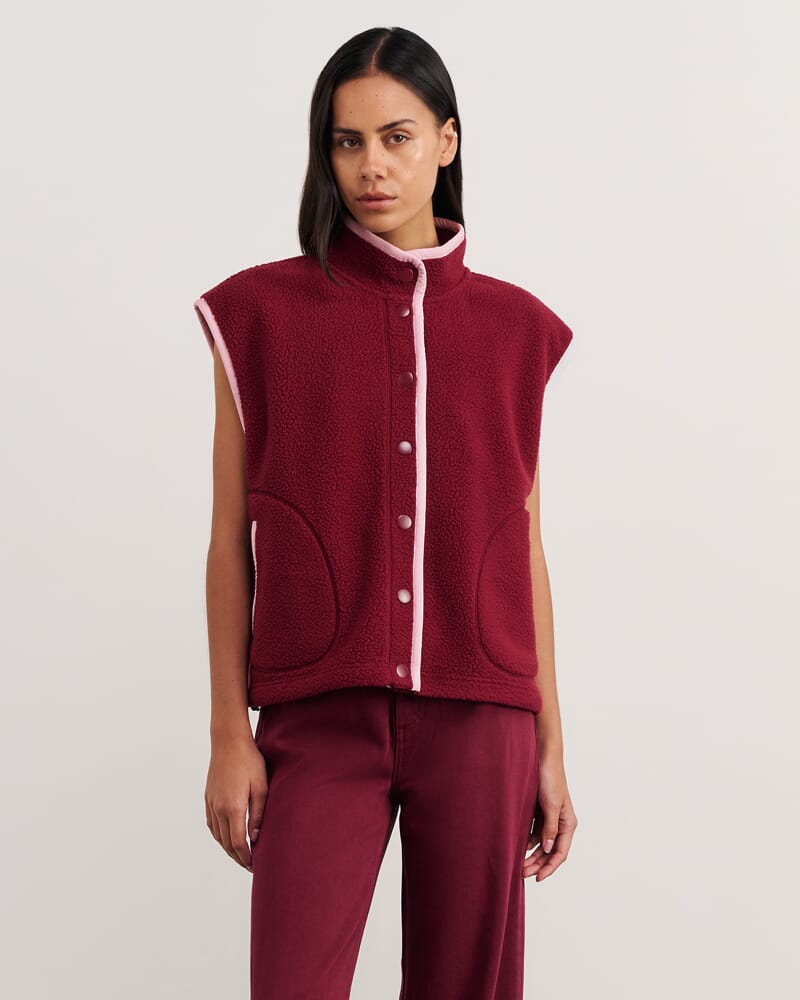 Polar Fleece Vest in WINE